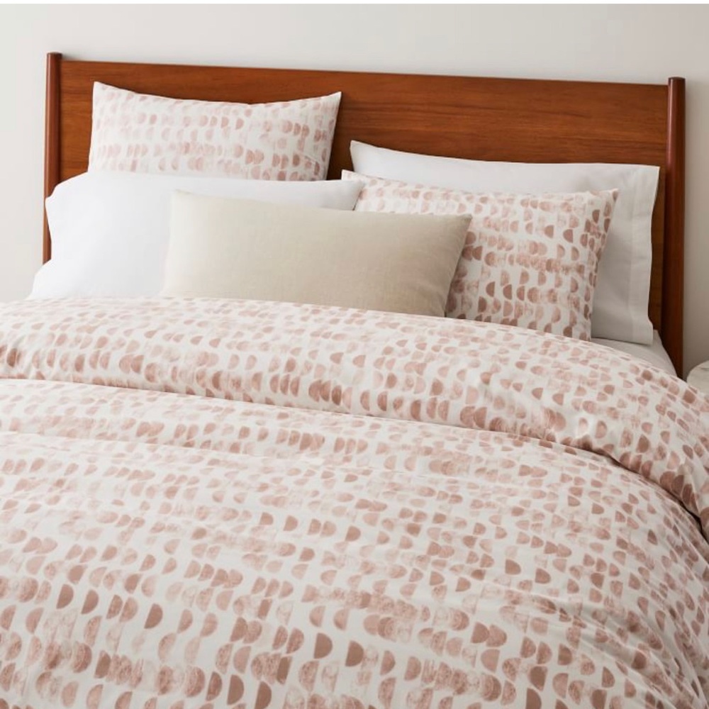 West Elm Pink Half Moon Full/Queen Duvet Set with matching solid pink sheet set